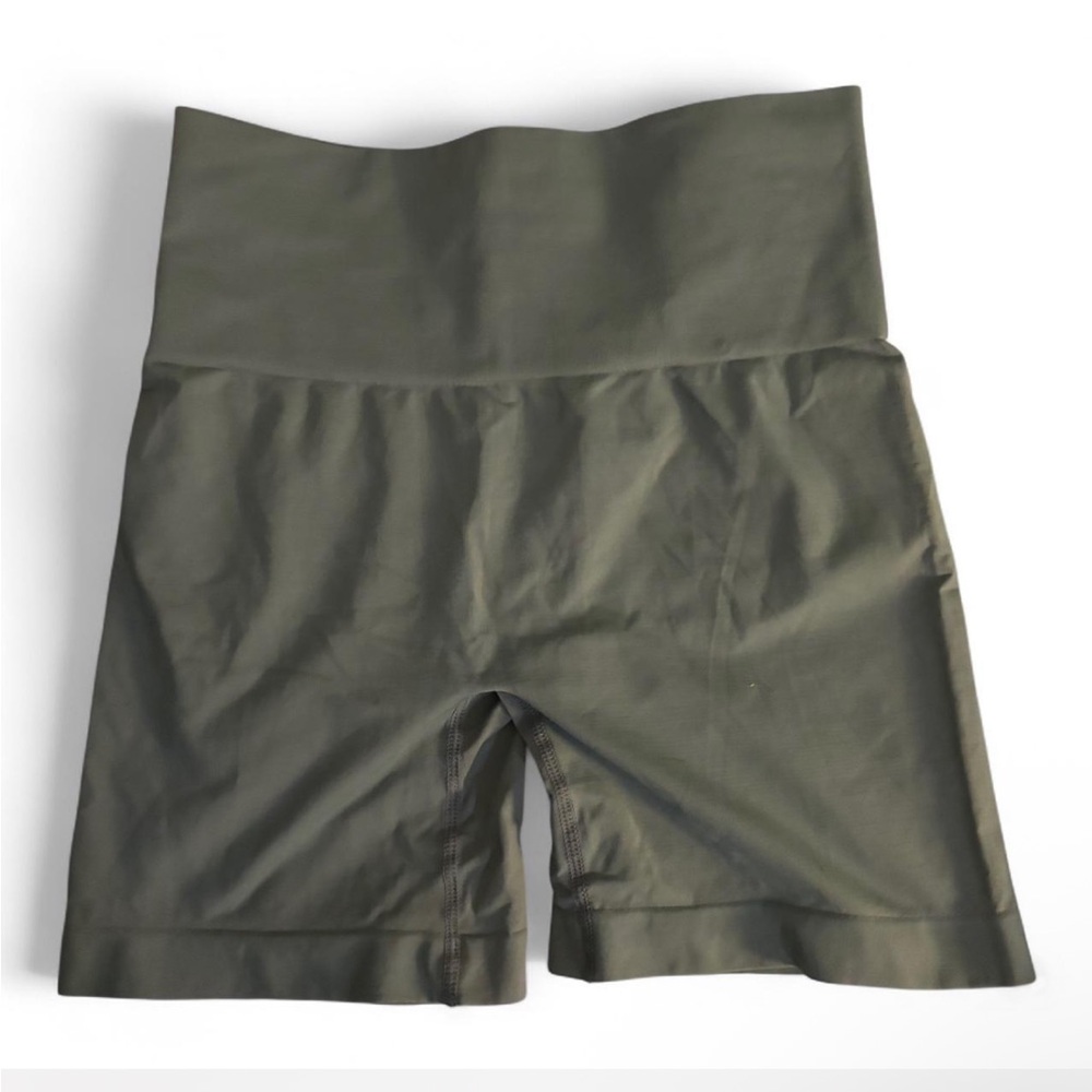 SKIMS High-Waisted Shorts in Olive SOLDDD